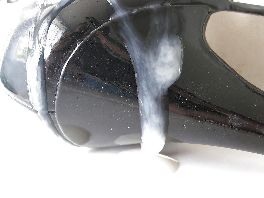 12P Sperma auf Schuhe