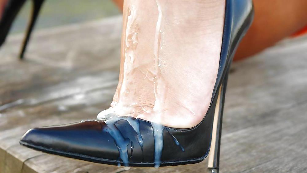 12P Sperma auf Schuhe