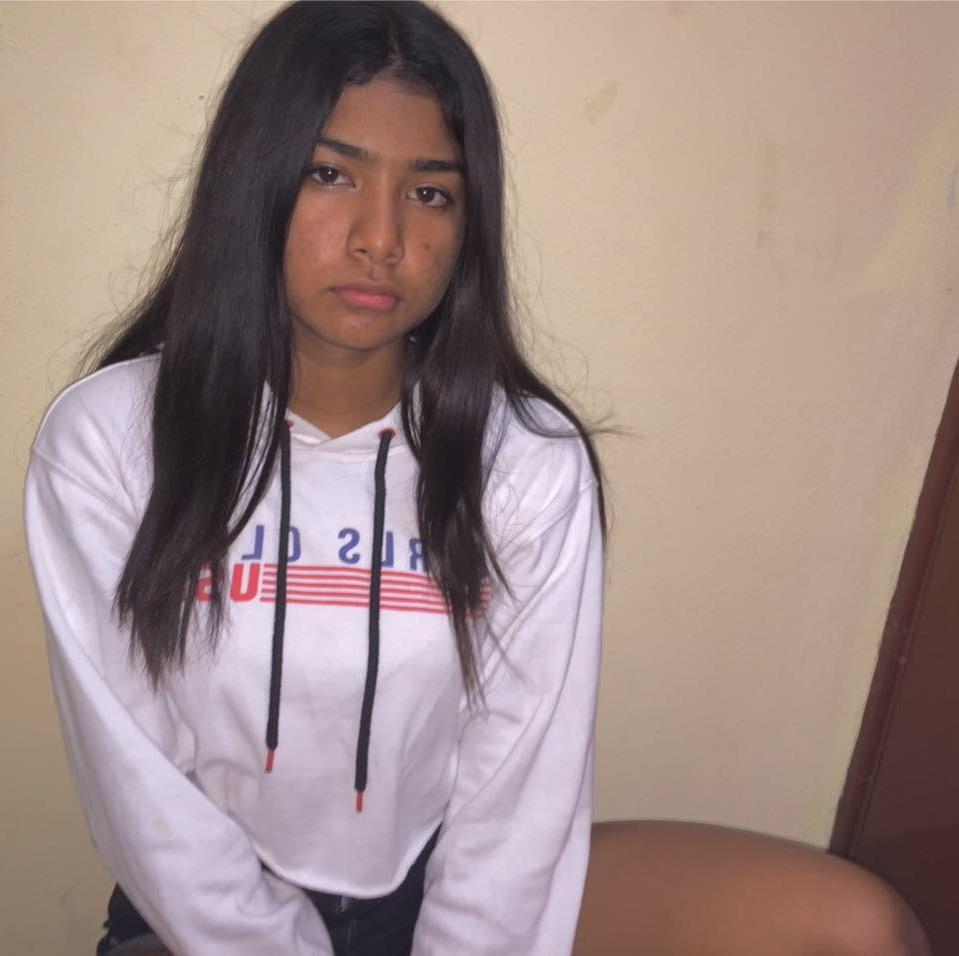 25P Kenia Valenz - teen 1