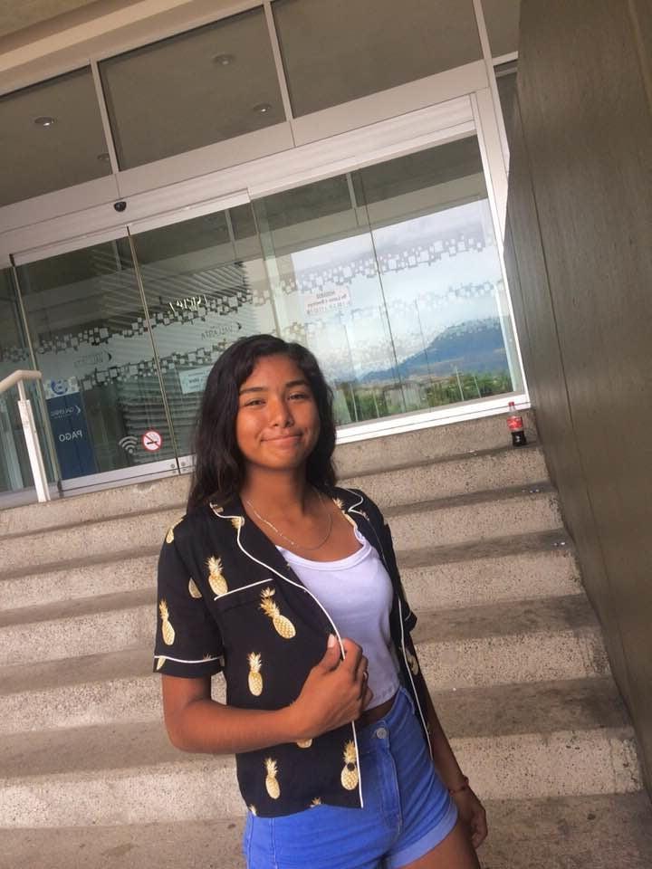 25P Kenia Valenz - teen 1