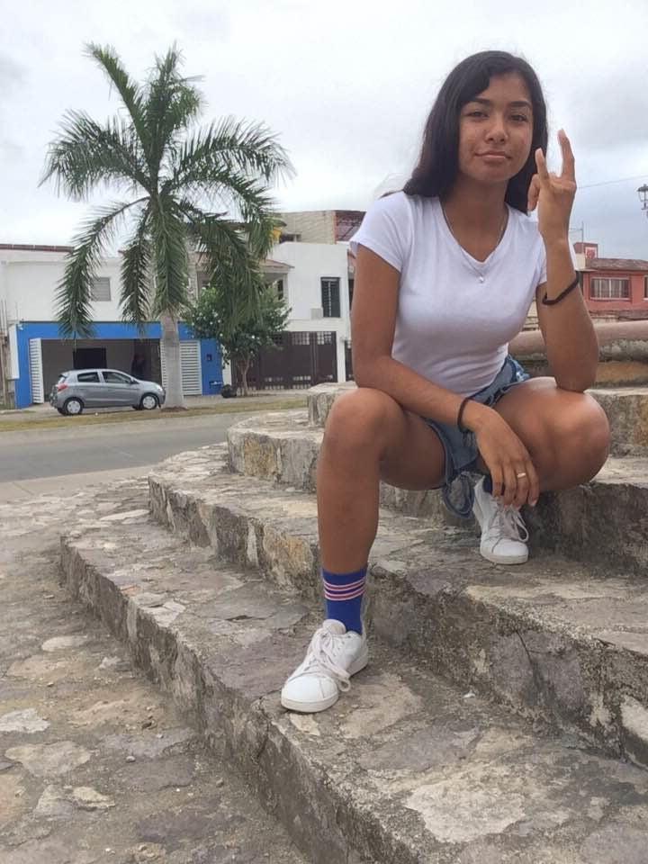 25P Kenia Valenz - teen 1