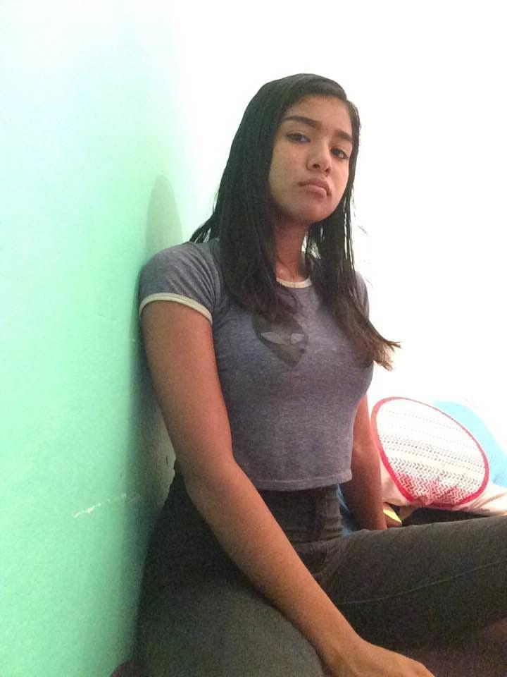 25P Kenia Valenz - teen 1