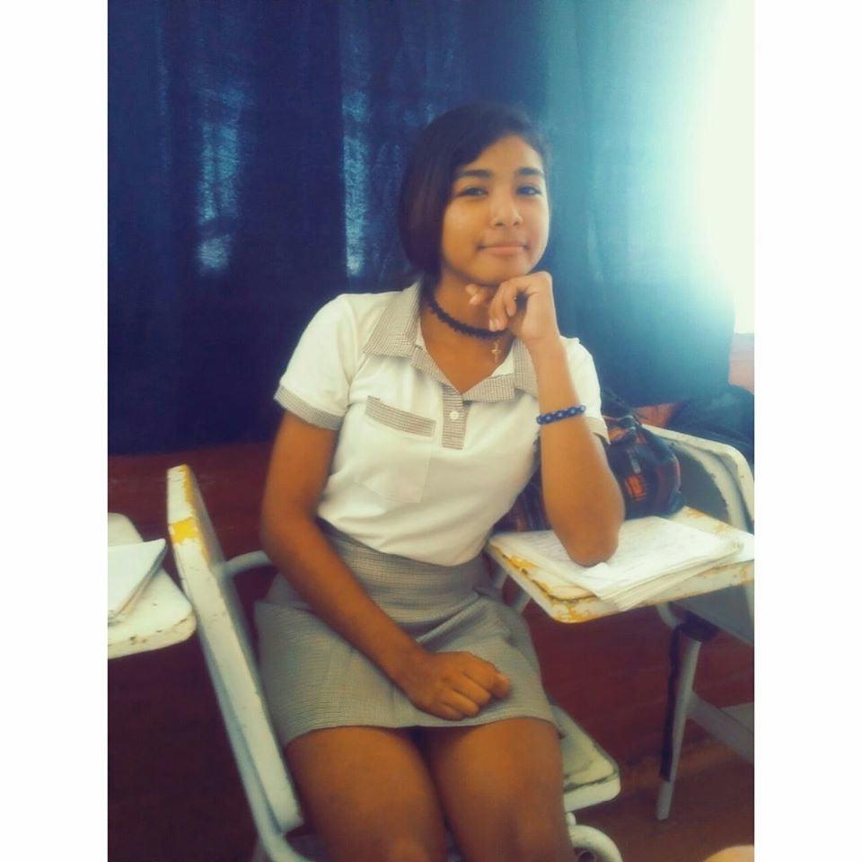 25P Kenia Valenz - teen 1