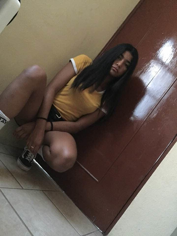 25P Kenia Valenz - teen 1