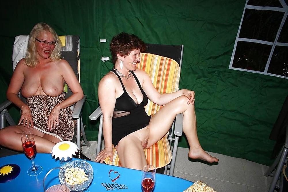 25P Girls I Like 123, Upskirts