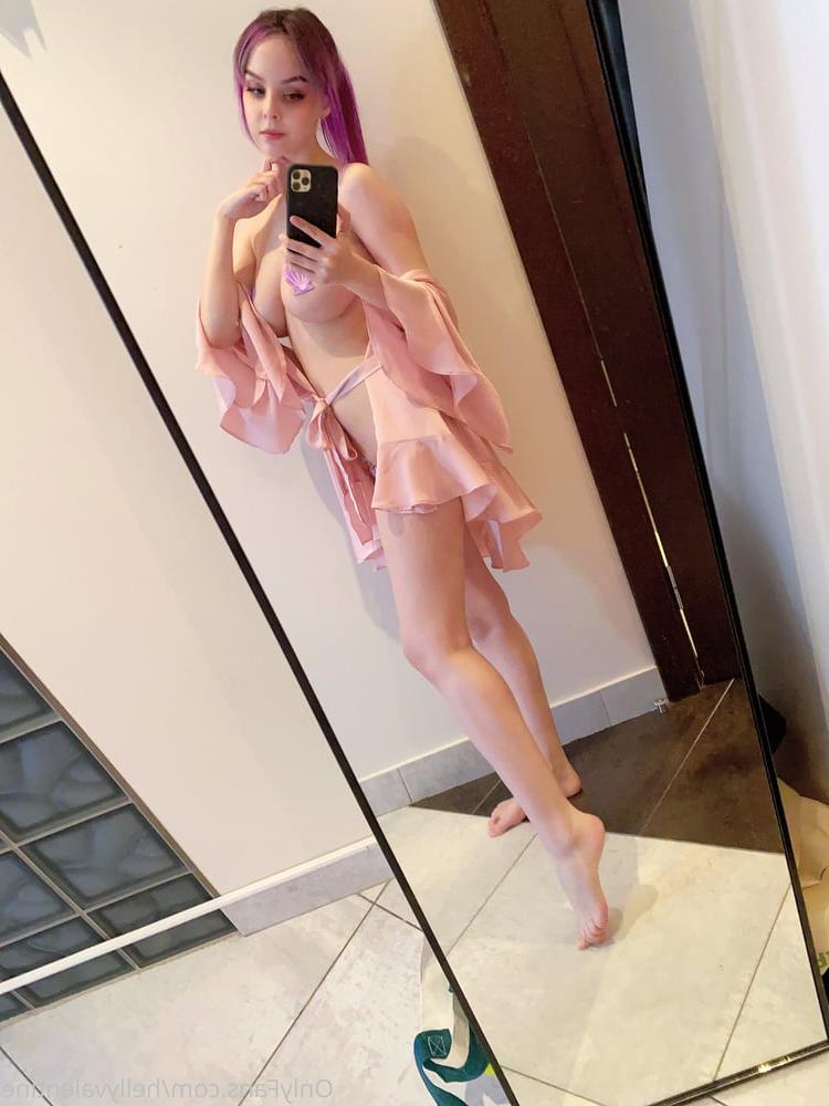 17P DHM - Sexy Bath
