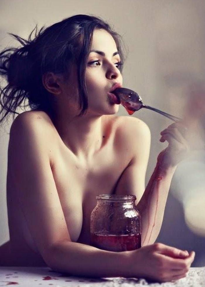25P picking nude photos of women and girls