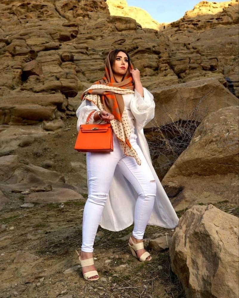 25P Iran Teen girls 41