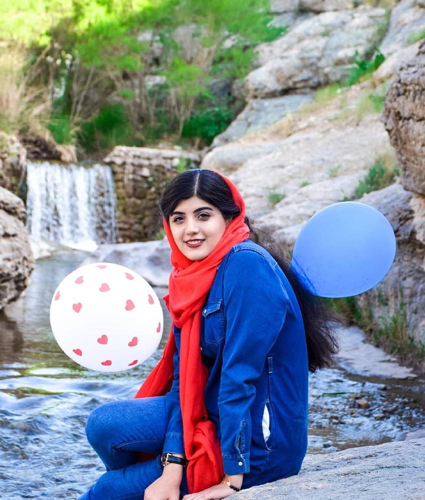 25P Iran Teen girls 41