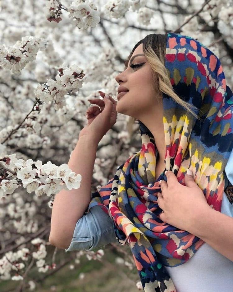 25P Iran Teen girls 41