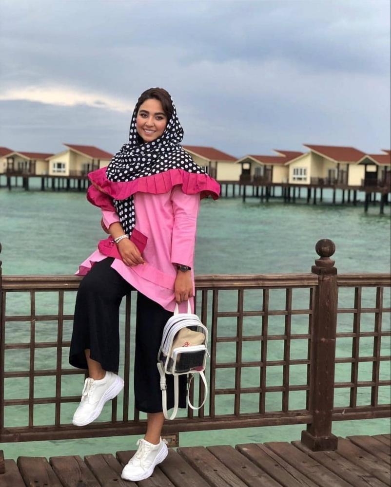 25P Iran Teen girls 41