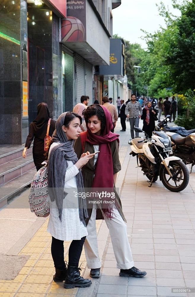 25P Iran Teen girls 41