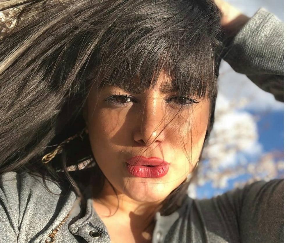 25P Iran Teen girls 41