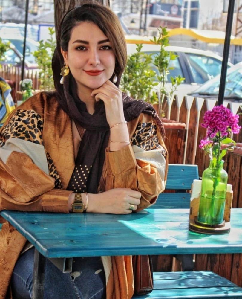 25P Iran Teen girls 41