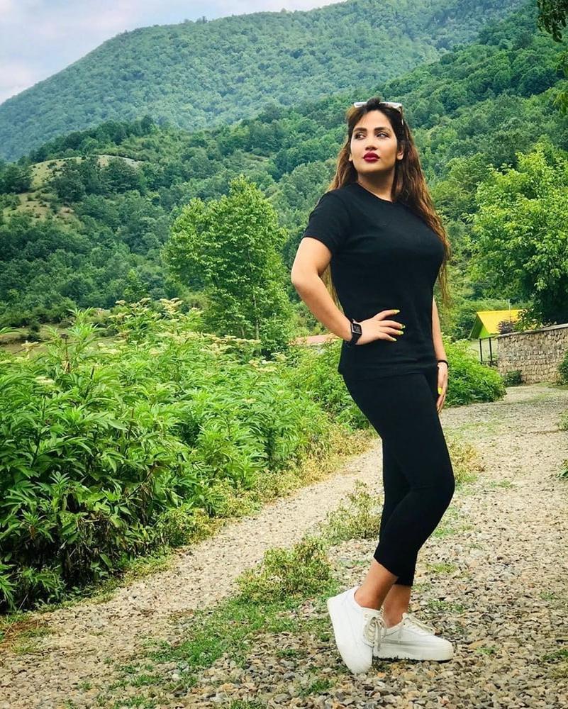25P Iran Teen girls 41