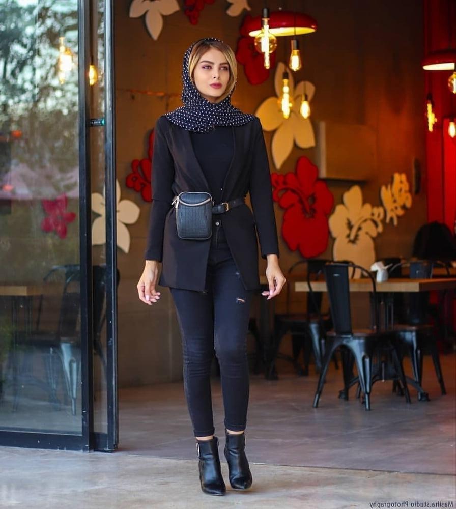 25P Iran Teen girls 45