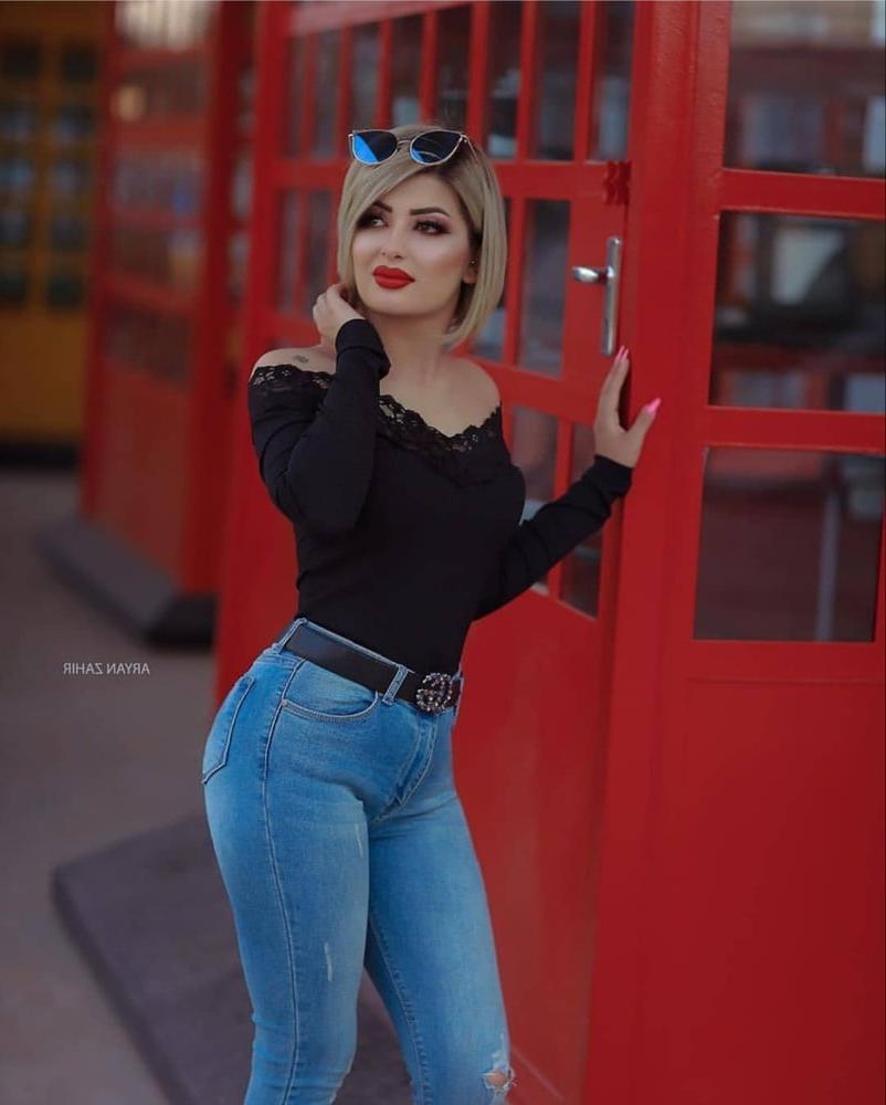25P Iran Teen girls 45