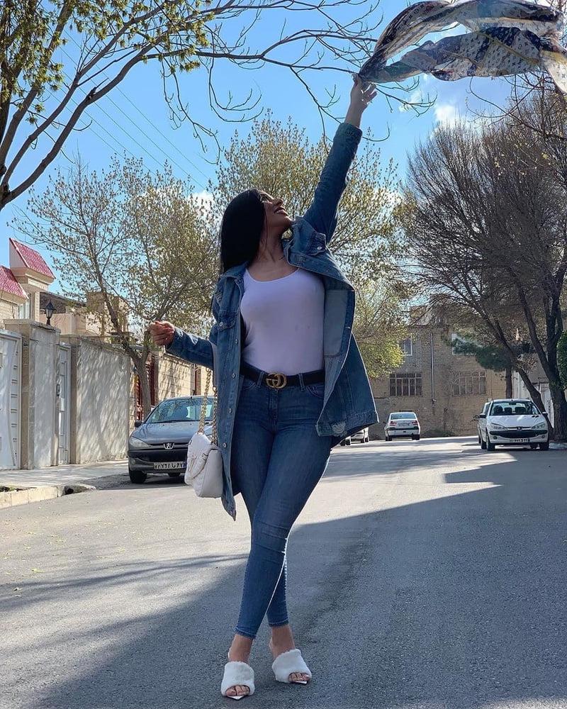 25P Iran Teen girls 45