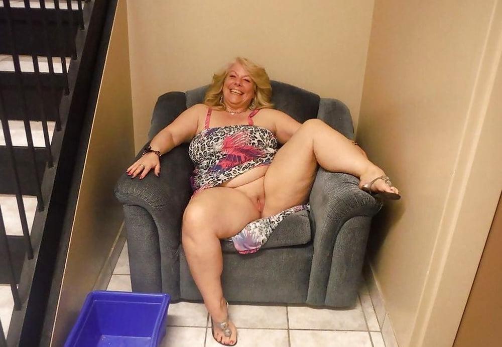 25P Girls I Like 115, their legs wide open