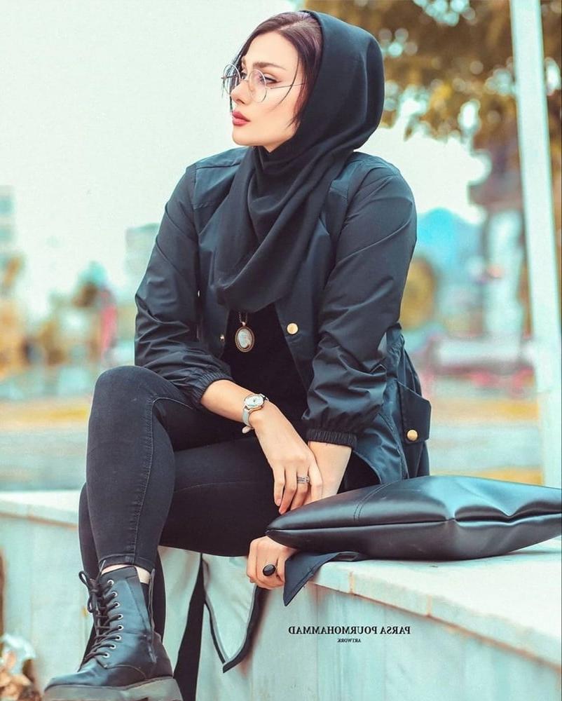 25P Iran Teen girls 44