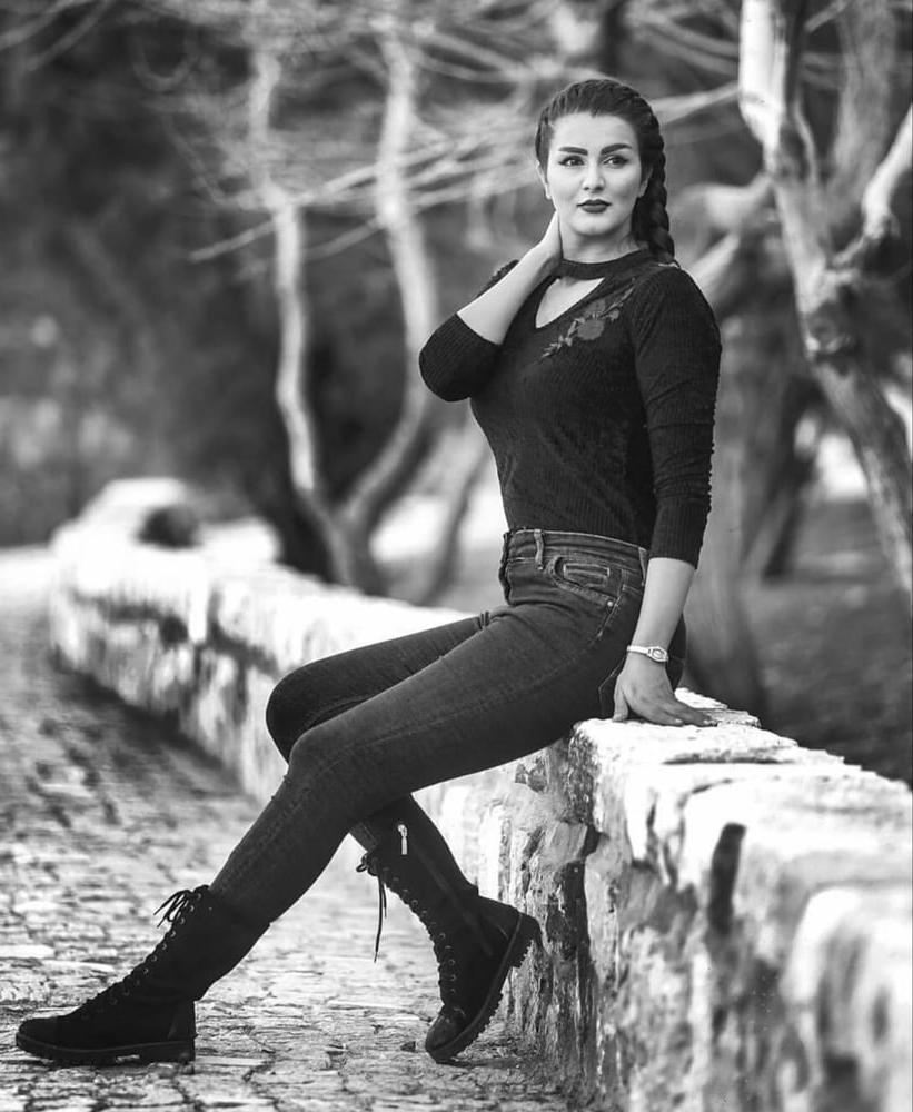 25P Iran Teen girls 44