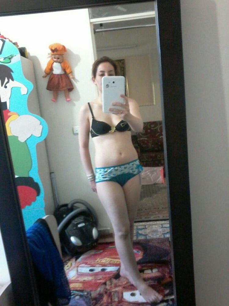 25P Iran Teen girls 44