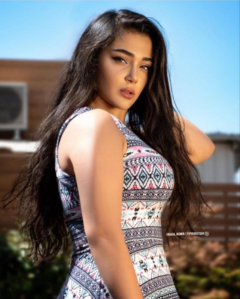 25P Iran Teen girls 44