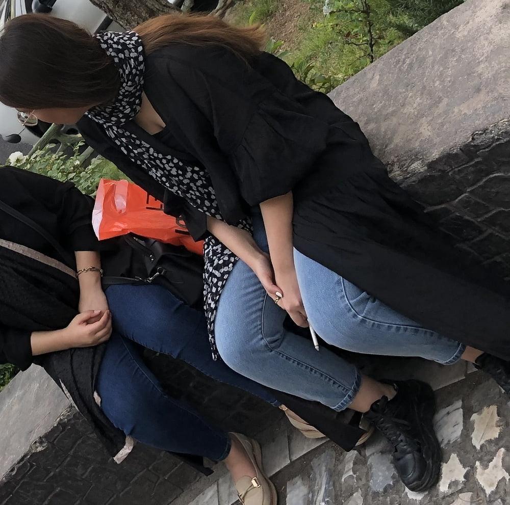 25P Iran Teen girls 44