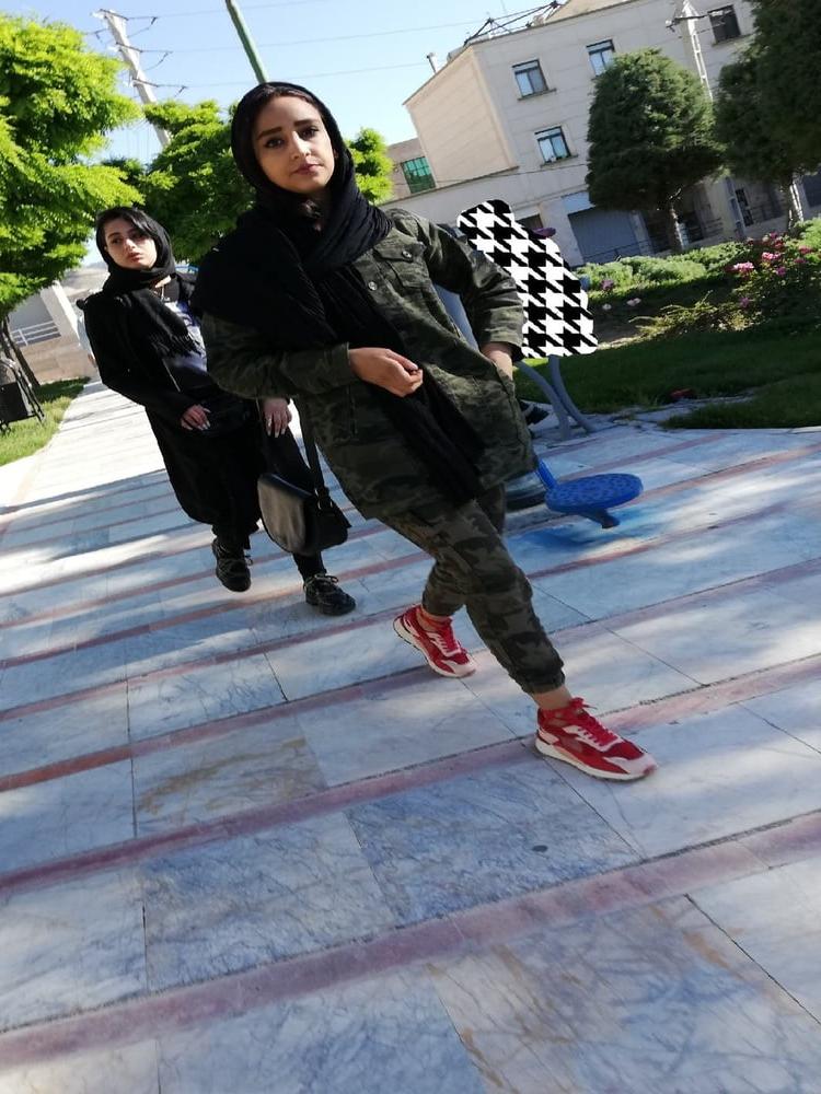 25P Iran Teen girls 42