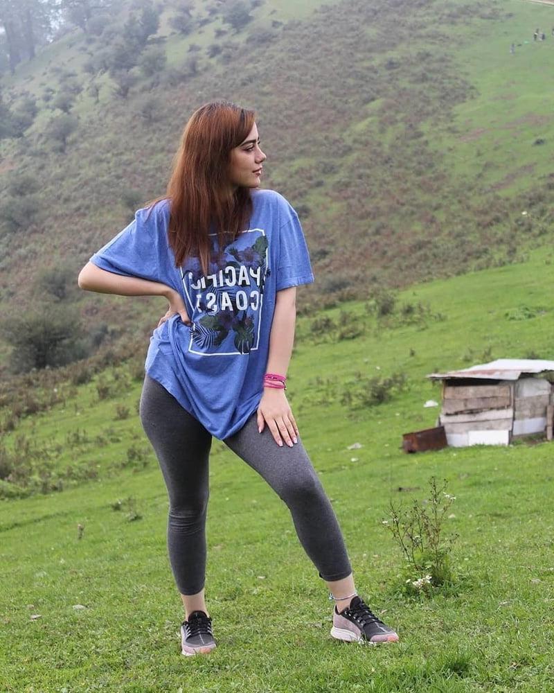 25P Iran Teen girls 42