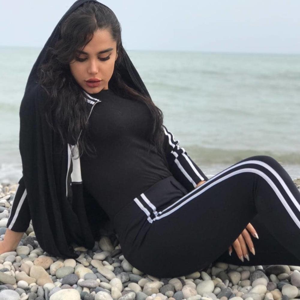 25P Iran Teen girls 42