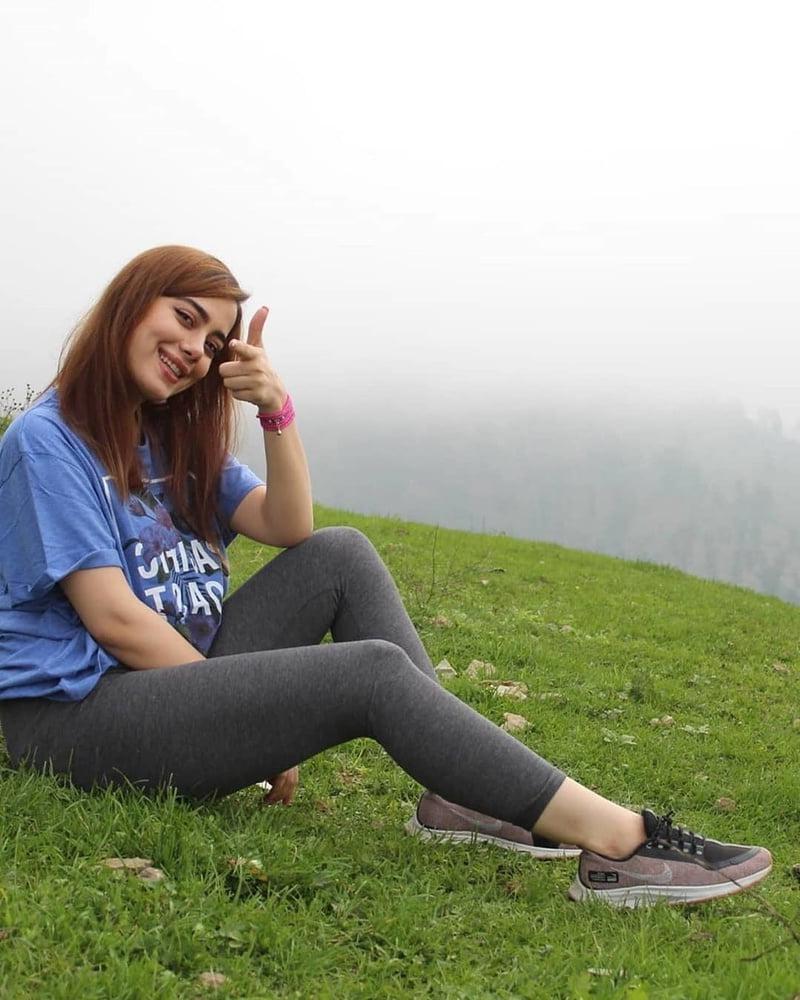 25P Iran Teen girls 42