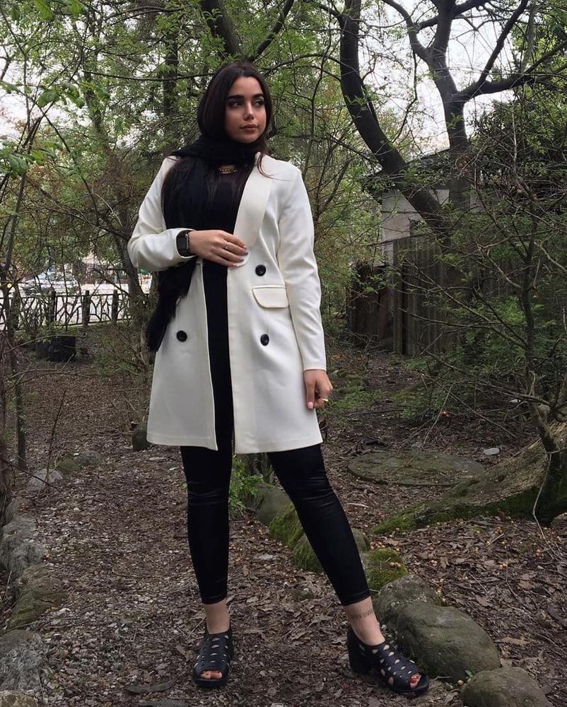 25P Iran Teen girls 42