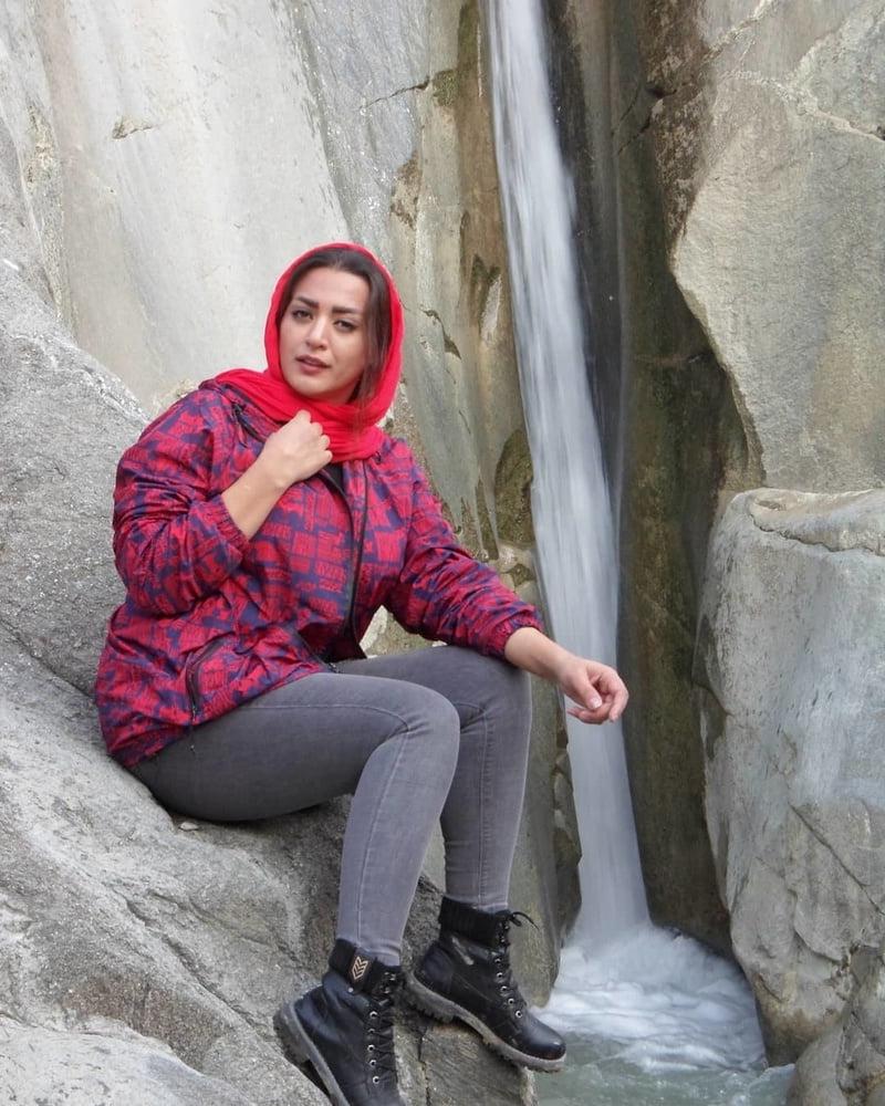 25P Iran Teen girls 28