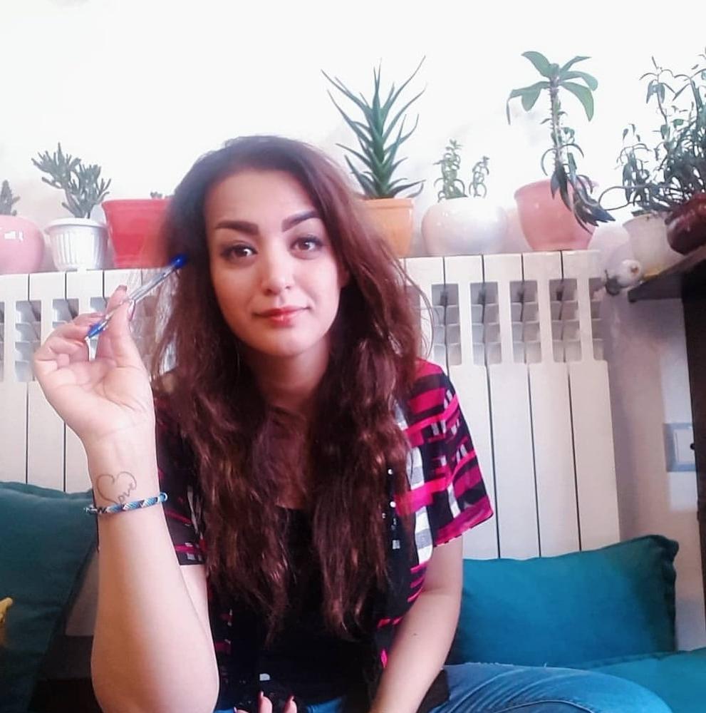 25P Iran Teen girls 28