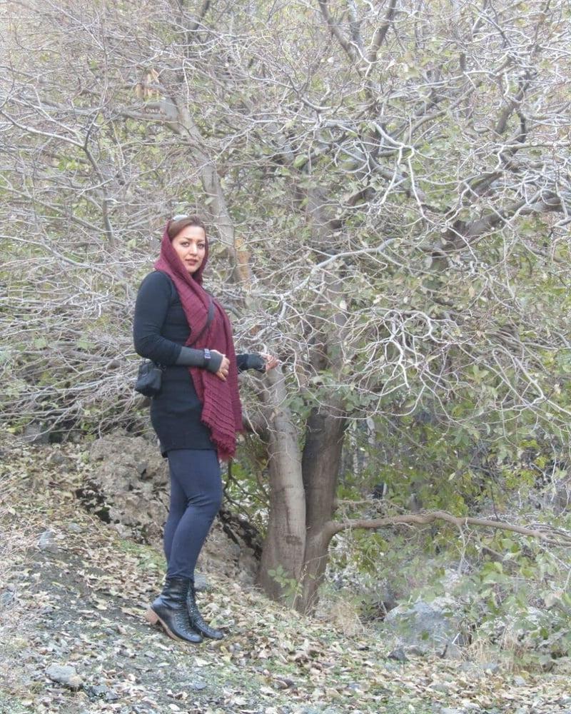 25P Iran Teen girls 28