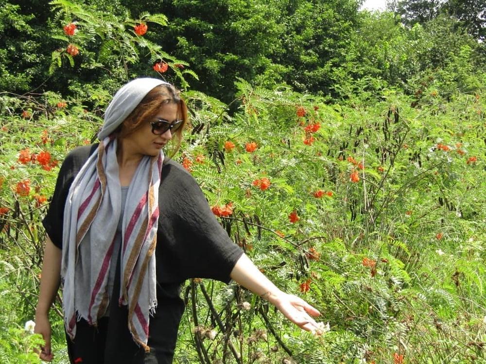 25P Iran Teen girls 28