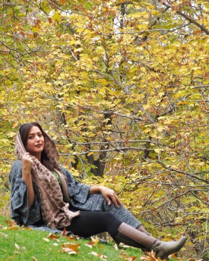 25P Iran Teen girls 28