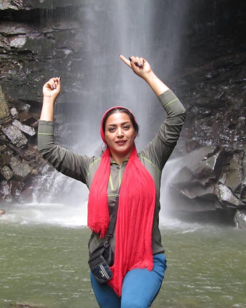 25P Iran Teen girls 28