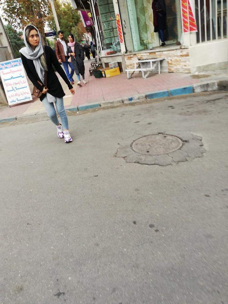 25P Iran Teen girls 39