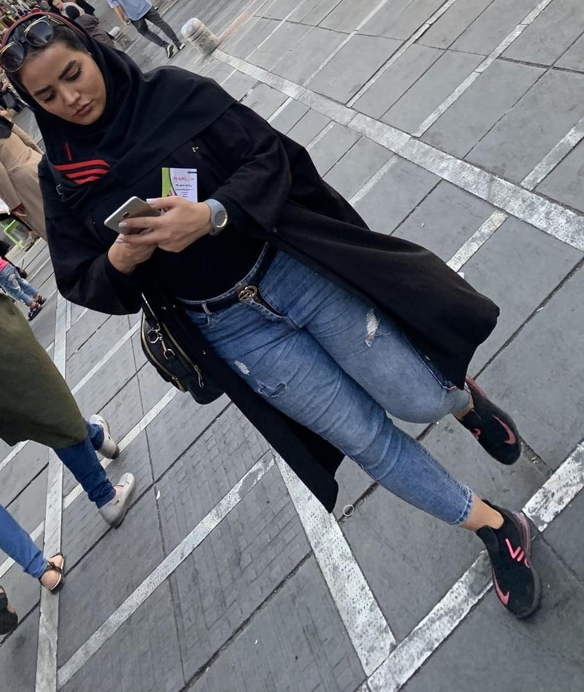 25P Iran Teen girls 39