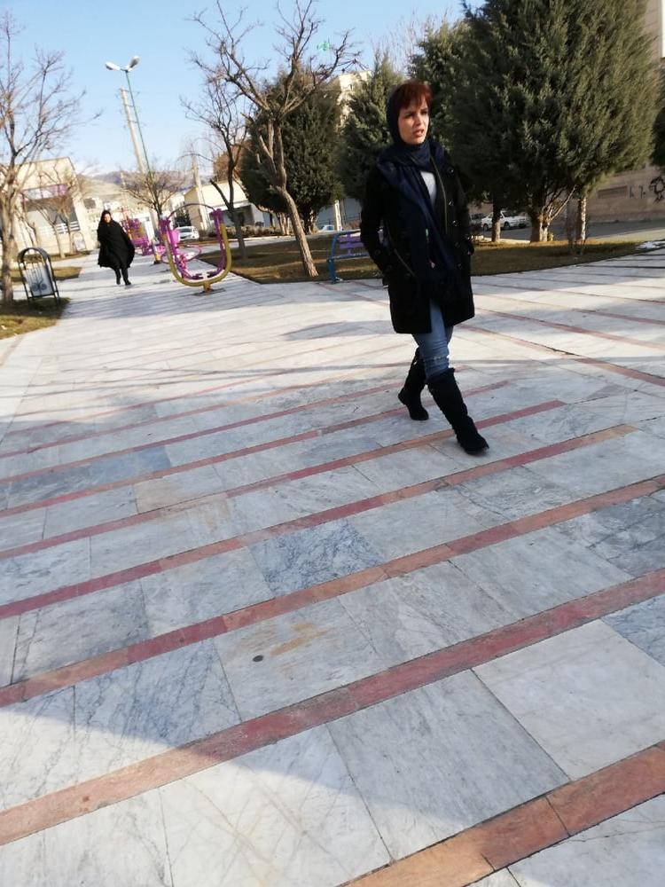 25P Iran Teen girls 43