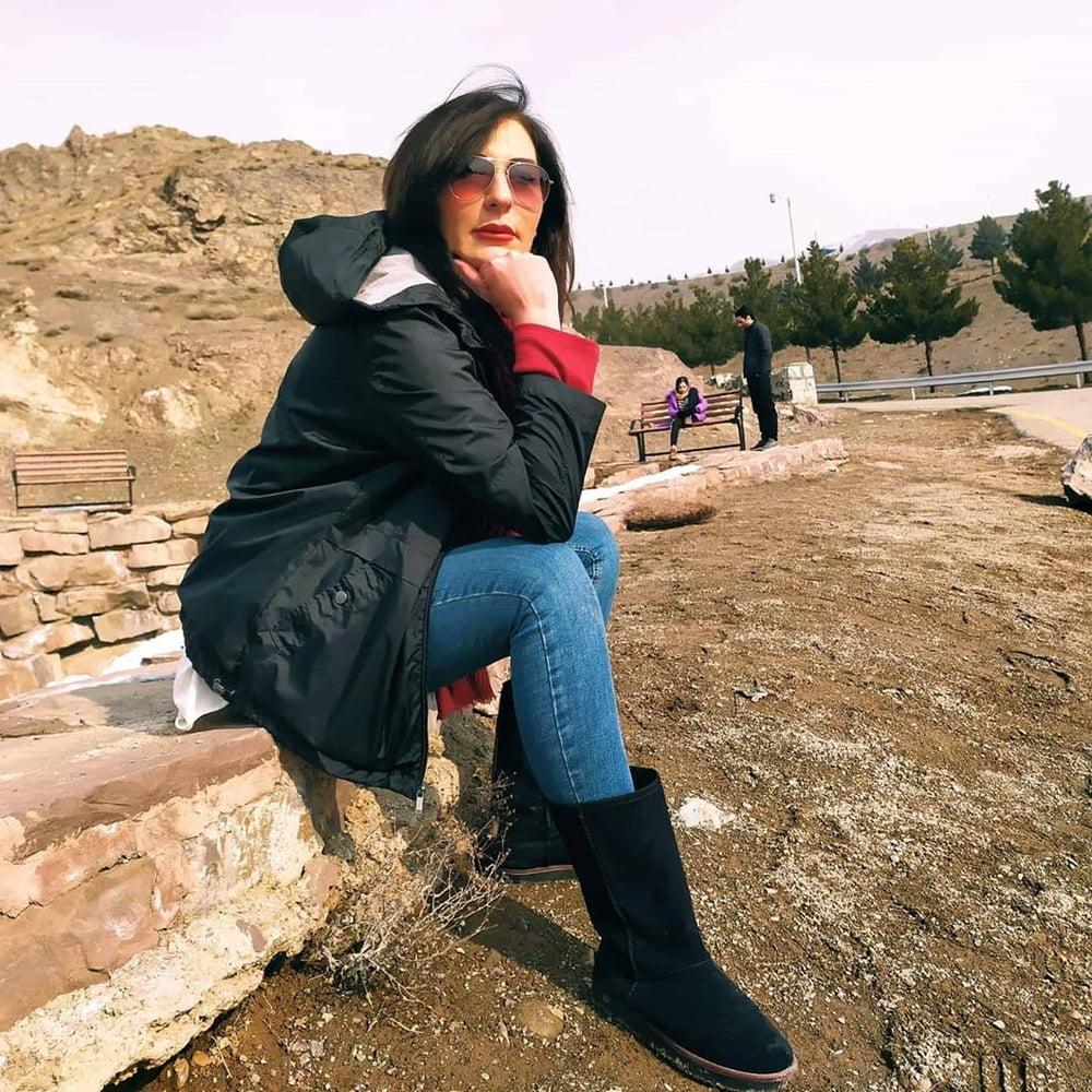 12P Iran Teen girls 26