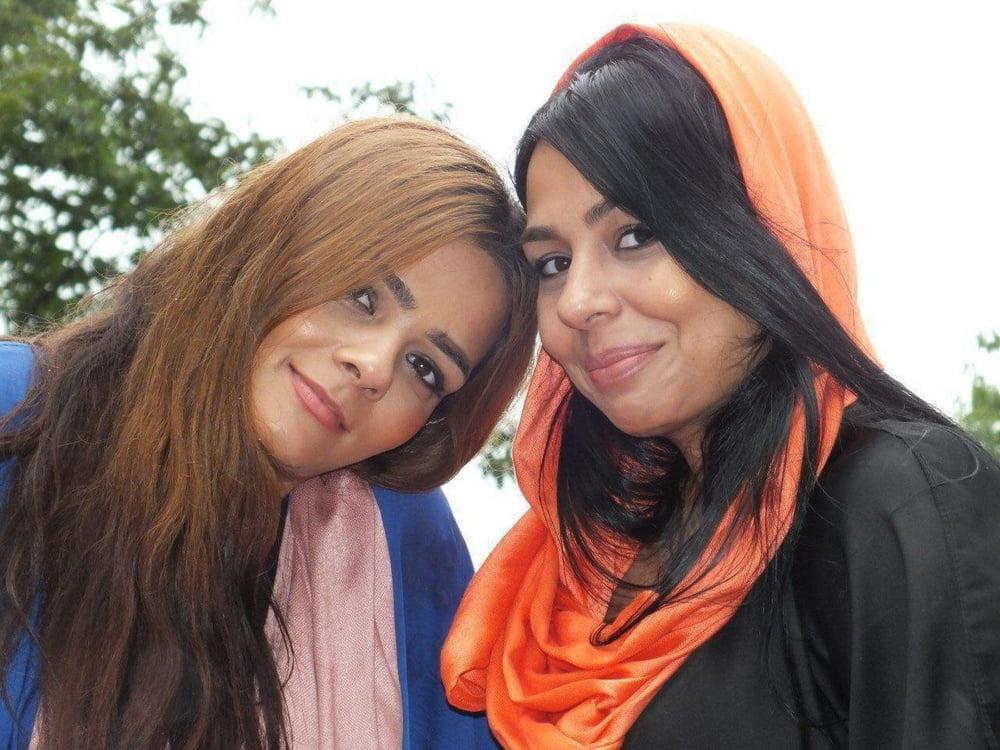 25P Iran Teen girls 30