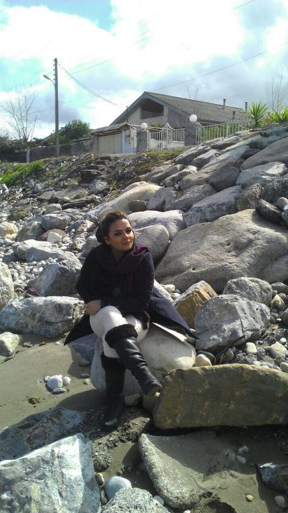 25P Iran Teen girls 30