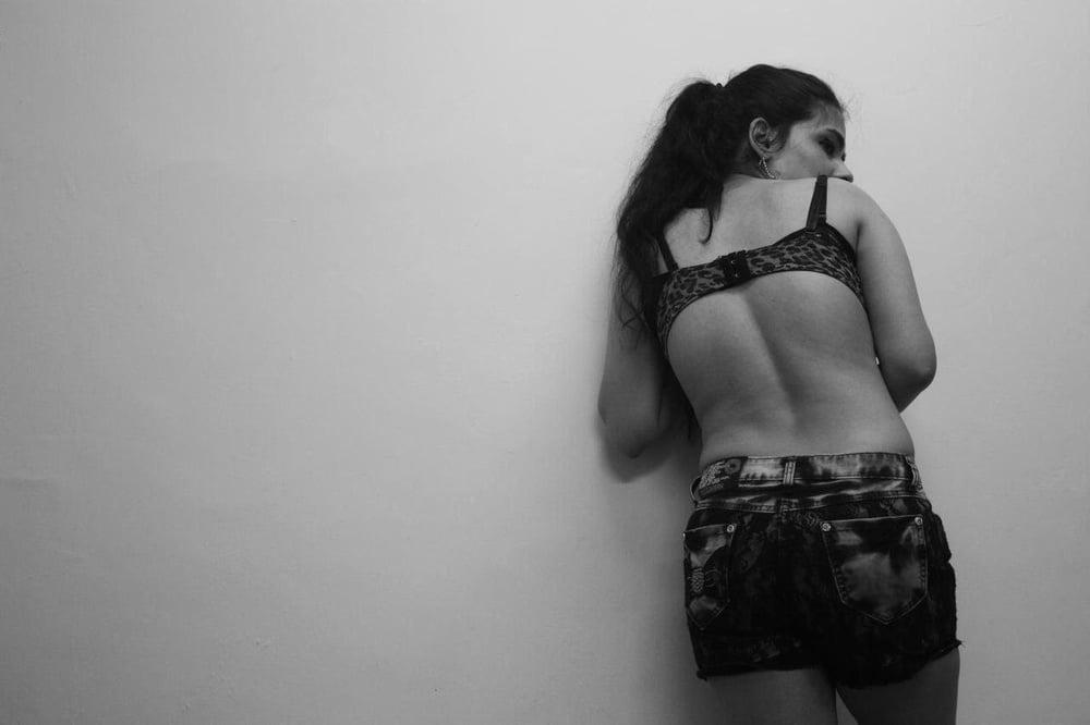 25P Iran Teen girls 30