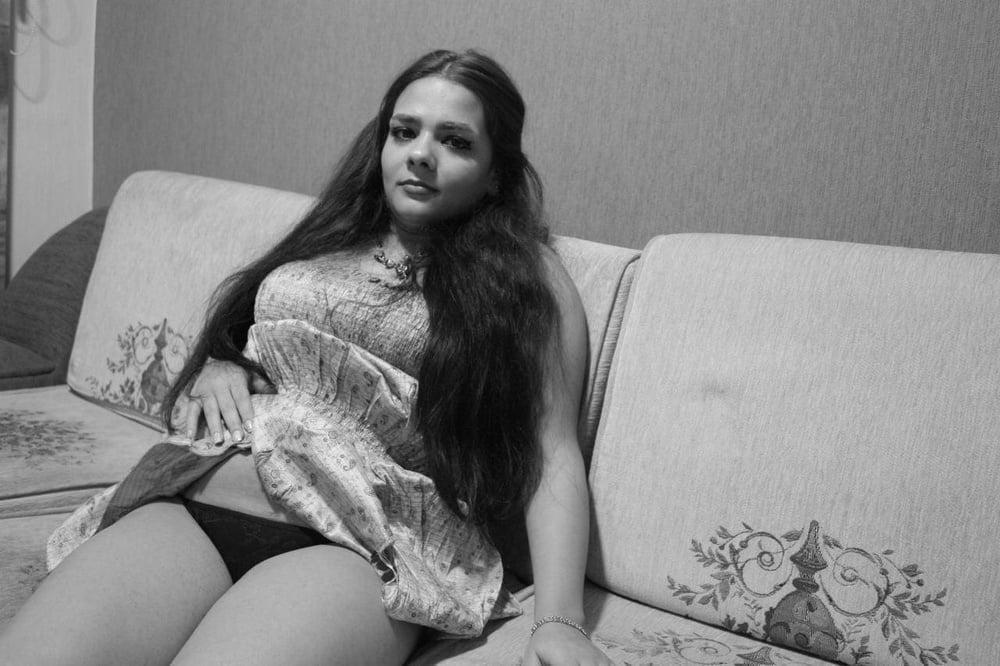25P Iran Teen girls 30