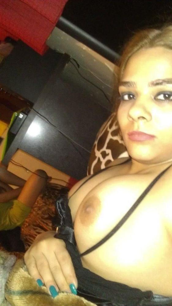 25P Iran Teen girls 30
