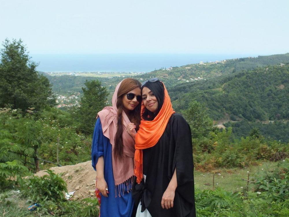 25P Iran Teen girls 30
