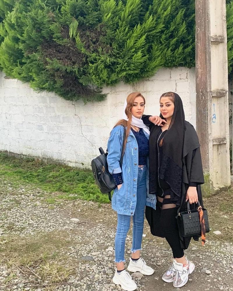 25P Iran Teen girls 40